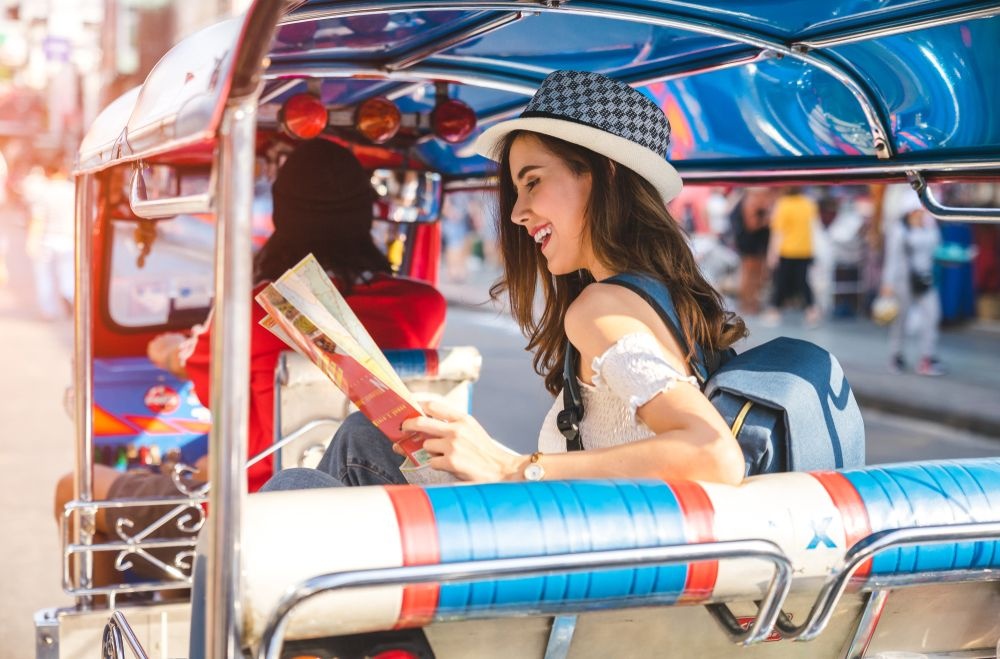 5 Reasons Travelers Use Luggage Storage When on a Solo Trip